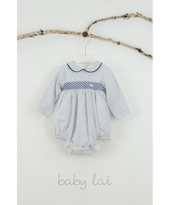 Macacão Cinza com Smock